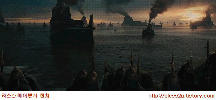 영화 라스트에어벤더 전함 공격 장면