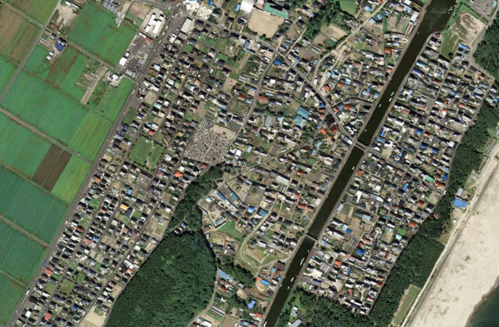 일본 쓰나미 ( Tsunami ) 전파 속 도 파괴 현장
            위성사진