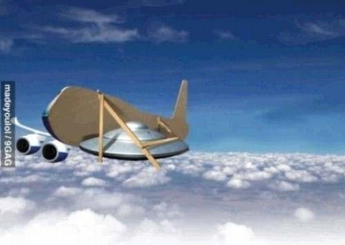 비행기인 척하는 UFO 사진
